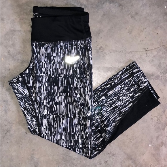 Nike Dri-Fit Capris - Picture 1 of 8